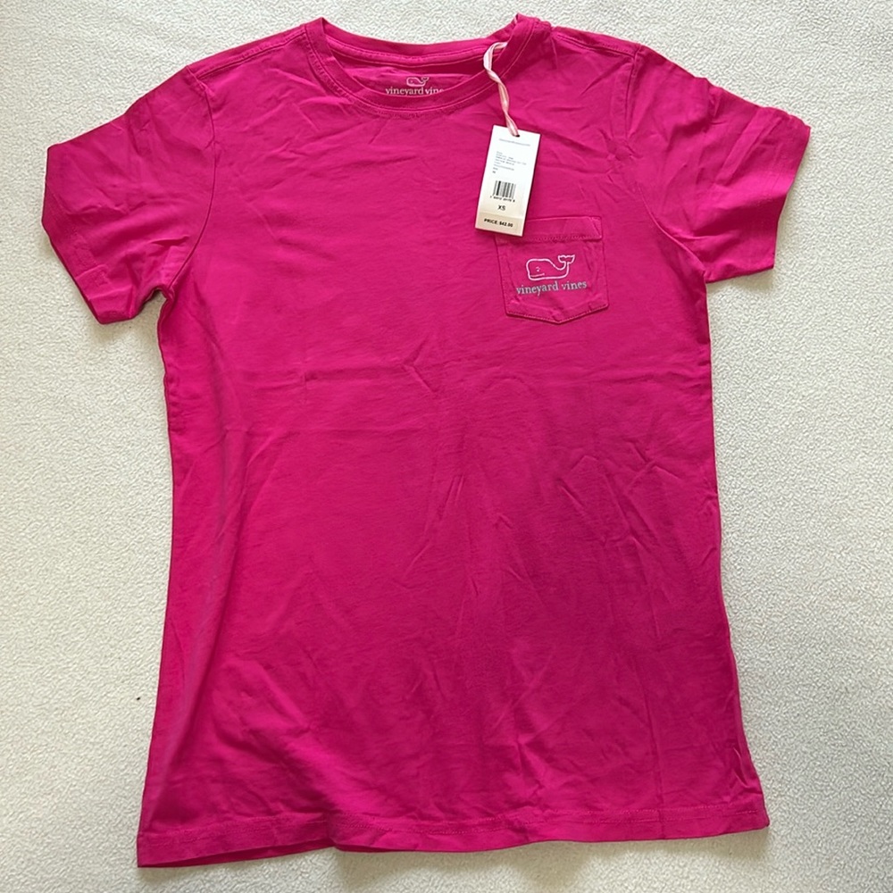 NWT Pink Vineyard Vines t-shirt. Women XS.